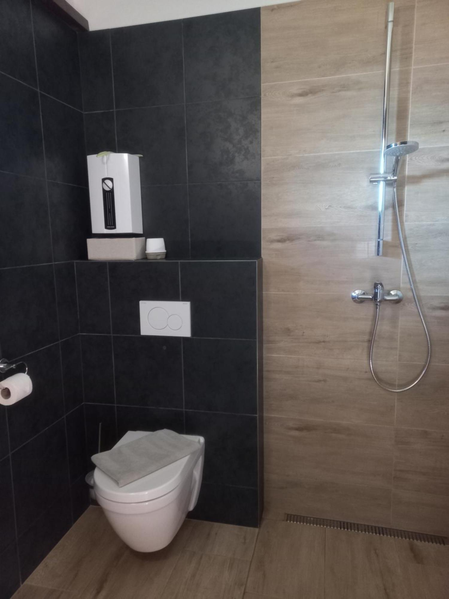 Penzion Ve Vinohrade Němčičky Extérieur photo