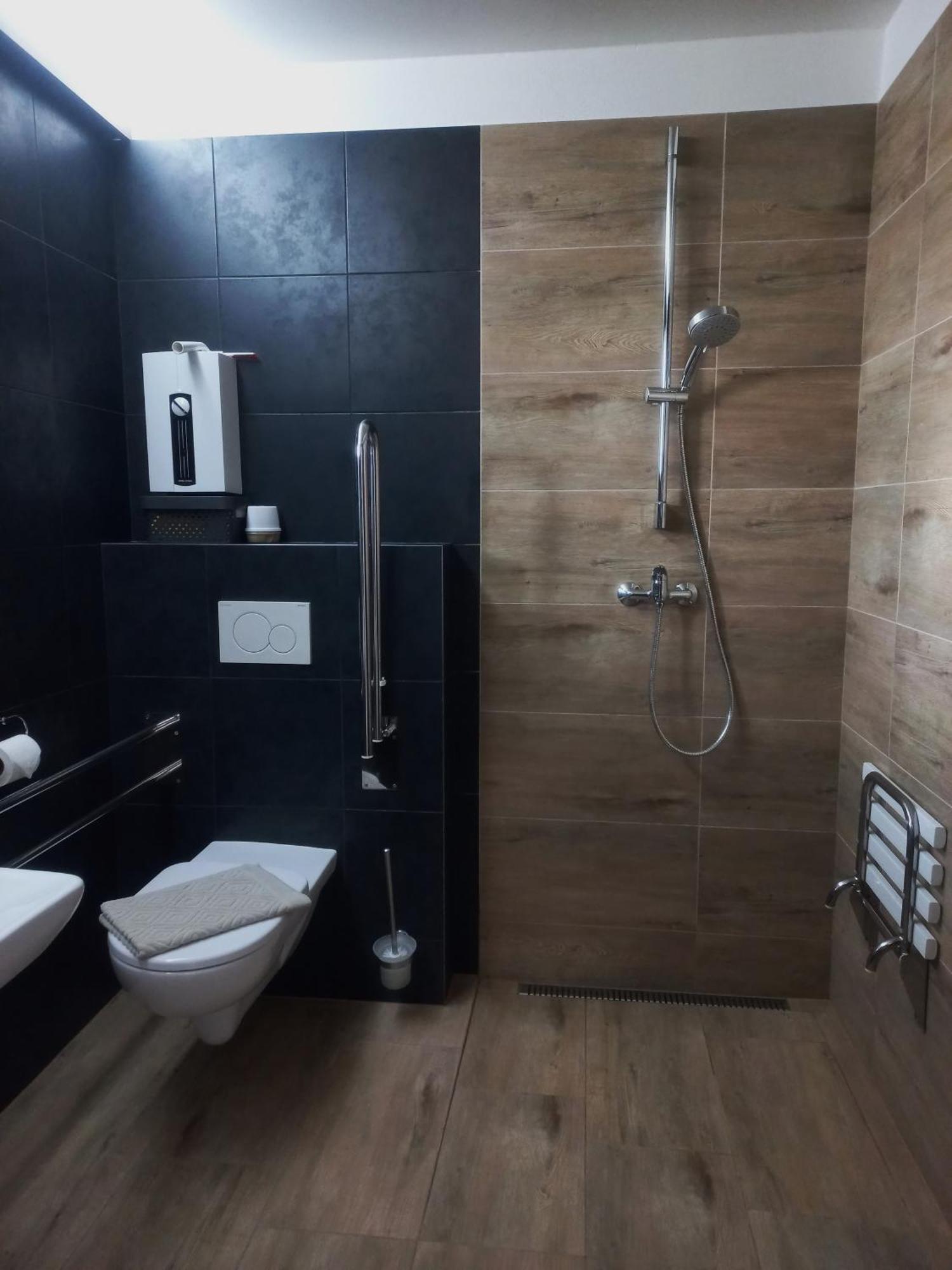 Penzion Ve Vinohrade Němčičky Extérieur photo