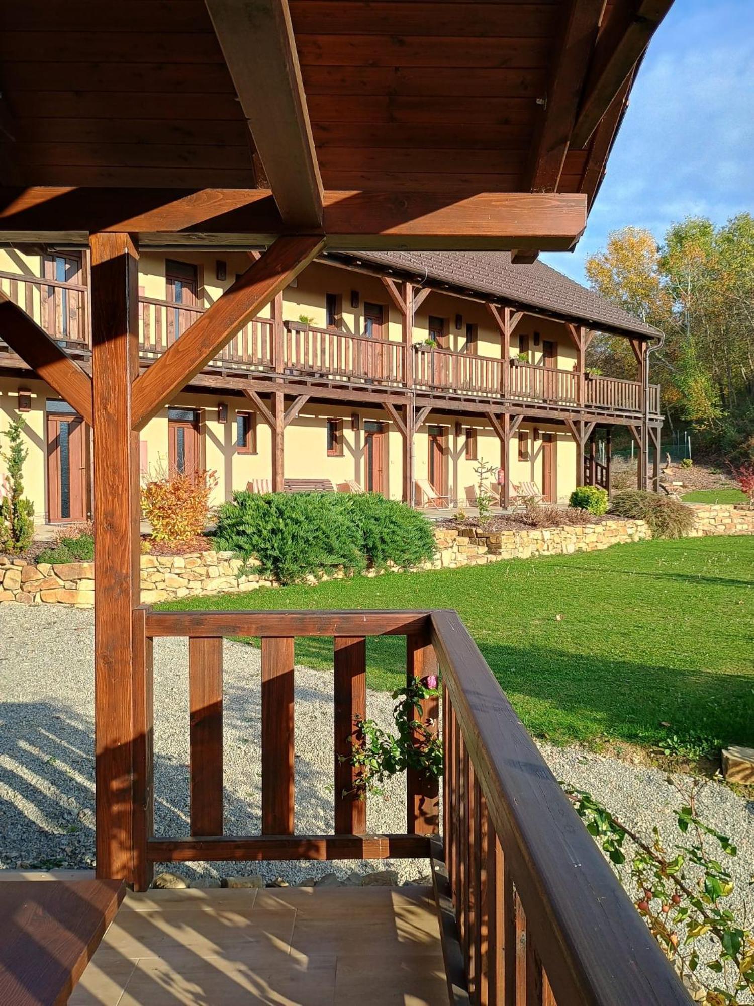 Penzion Ve Vinohrade Němčičky Extérieur photo